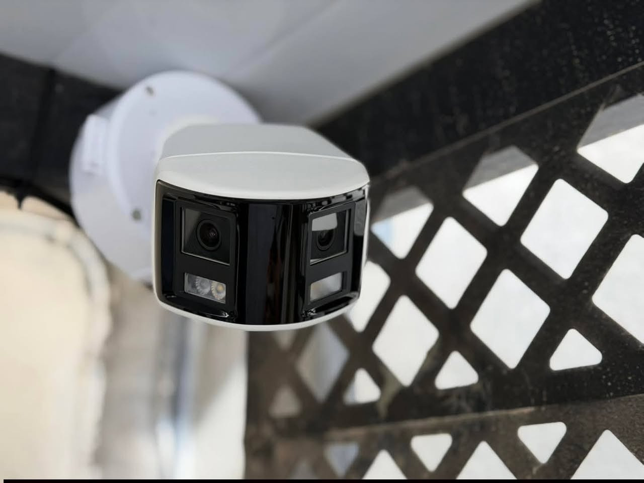 الانتهاء من تأمين منزل بكاميرات هيك فجن 5mp
مع ضمان حقيقي سنتين بالتنصيب وبالقطع🇹🇷 

مستعدون لكافة اعمال الكاميرات والتجهيز والتنصيب *********** 👷
