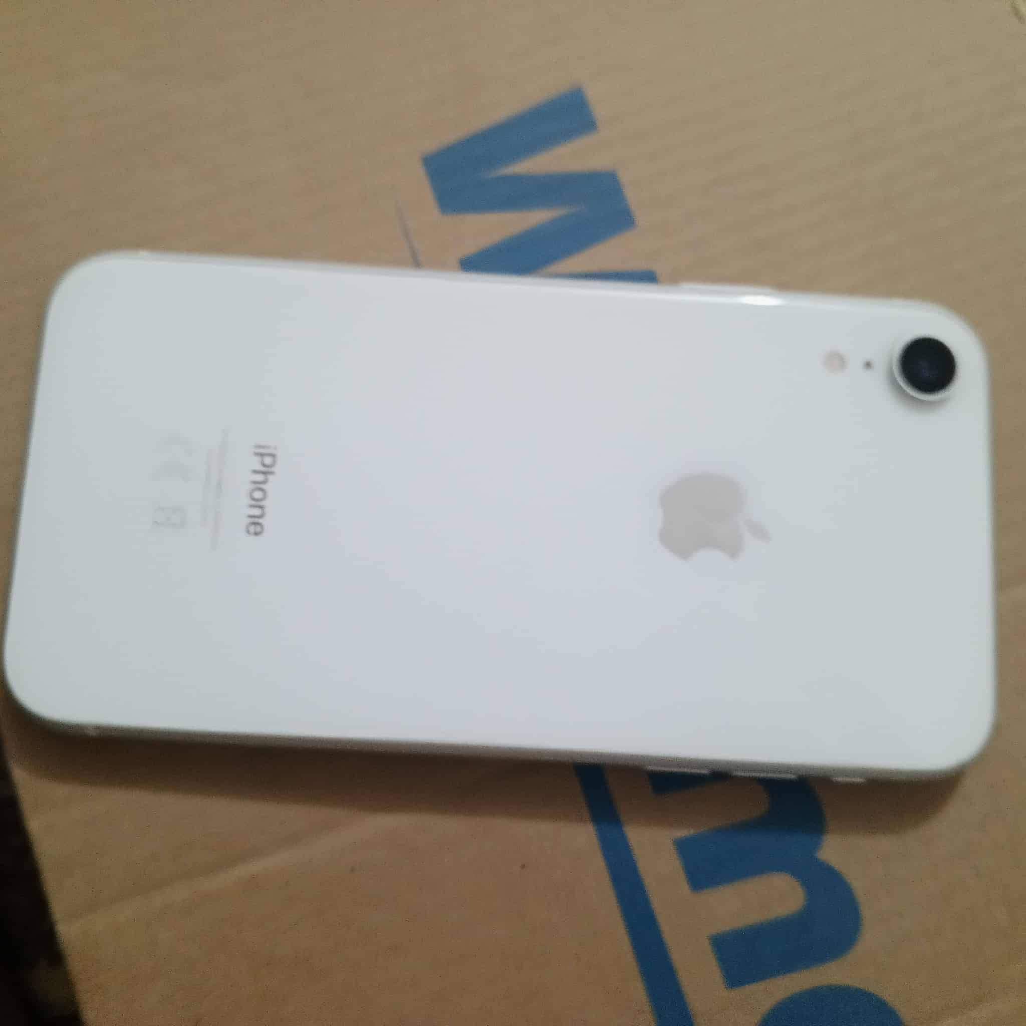 أيفون أكس أر ذ128
🔋77

نظيف جداً 

تك خط 

ب135

وياه  كفر وكيبل أصلي والزكه أني شاده أصليه مضلله بيها شخوط من جوه 

لحجز والاستفسار مراسله خاص أو واتساب ***********

توصيل متوفر نجف 5 بغداد ومحافظات 8
