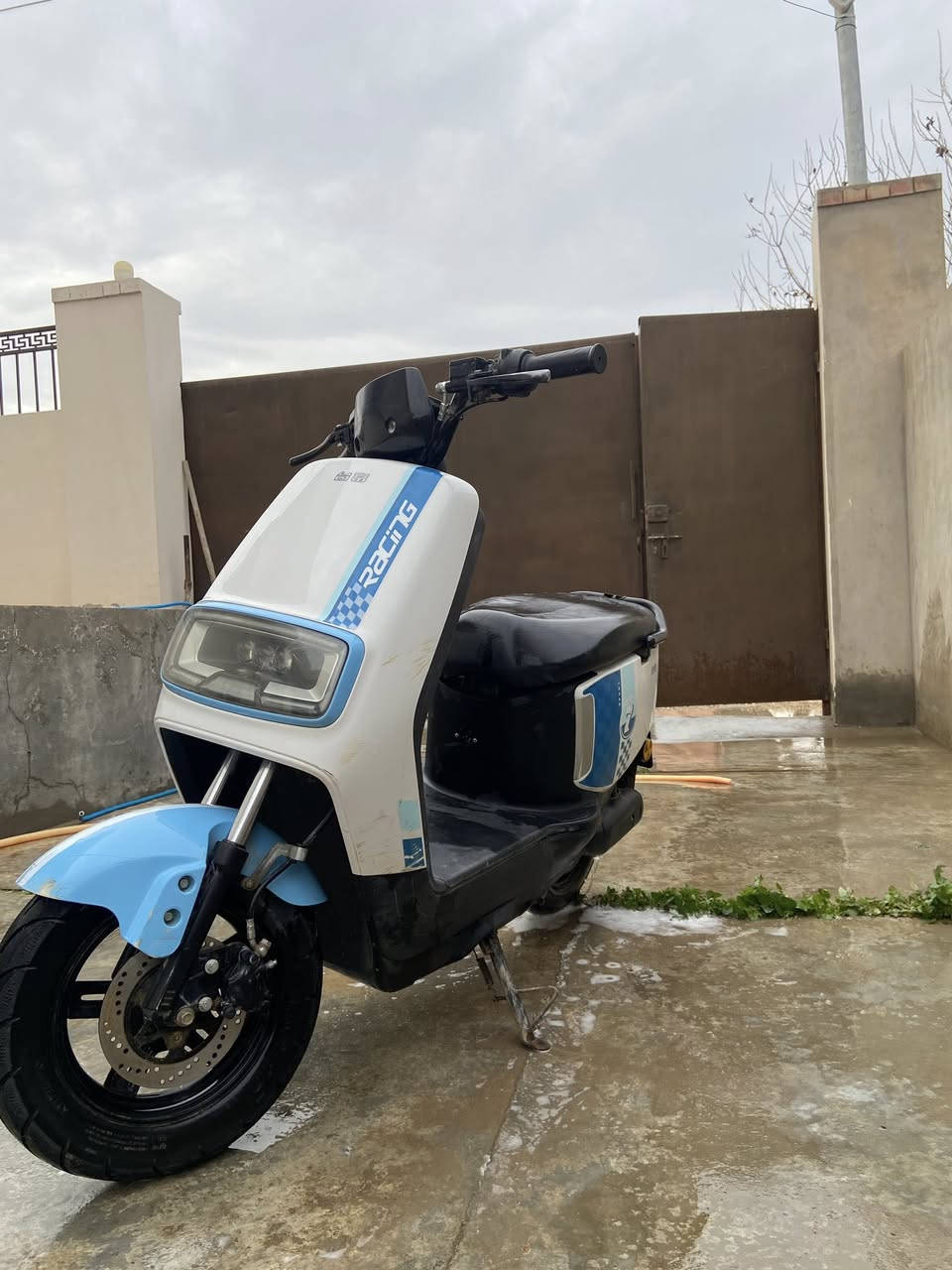 دراجـه شحـن للبيـع
دراجه كلش حلوه وفولل نضافه 

سرعة الدراجه 55km 

بـــ225 وبيهه مجال حگ الجيه 

📍سامراء القلعه 

الاستفسار ***********
