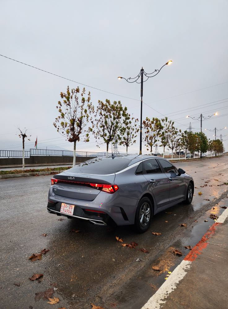 للبيع kia k5  LXS وارد امريكي 
/ موديل 2023
 بدون رقم تترقم أربيل دهوك سليمانية تكلفة الرقم 10ونص ورقات
 ** لون السيارة سماوي  داخل اسود 
 //    السعر / 142 $     
مواصفات 
بصمة 
تشغيل عن بعد 
شاشه 
لايتات زنون LED
فول تحكمات ستيرن
رادار جانبي
رادار امامي 
تحديد مسار 
اوتو هولد 
4وضعيات قياده 
هندبريك دكمه 
تبريد منفصل 
ماشيه 54 mil مشي امريكا سياره جديده جدا 
حادث سطحي باب خلف السايق صبغ نص باب السايق صبغ جاملغ امامي صفة النفر صبغ  +   حافت البونيد + تعديل بارد  واحد 
*** ايرباك السيارة ماطاك فقط برده 
** رقم شاصي.    5XXG14J2XPG216370
مكان السياره دهوك 
السعر /142 $
 وتساب ... كورك   *********** بغداد, العراق
