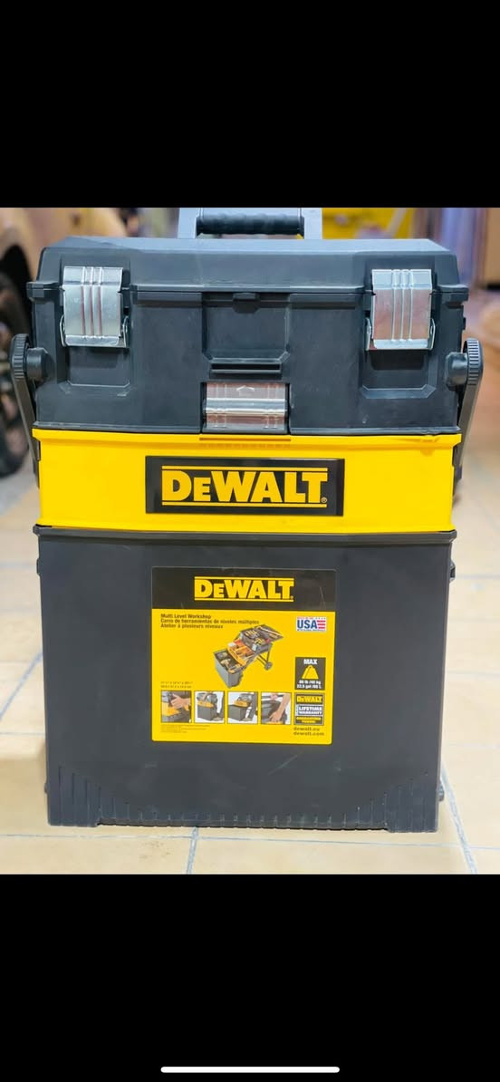 حقيبة ديولت 3 طوابق 
سعه 88 لتر
كديد غير مستعمل
للاستسفار خاص او واتساب
***********
