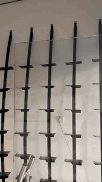 سلام عليكم ورحمة الله وبركاته ستانات ملابس جاهزة مستعملة قليل وتعاليك العدد 100 الرقم *********** العنوان البصرة كرمة علي
