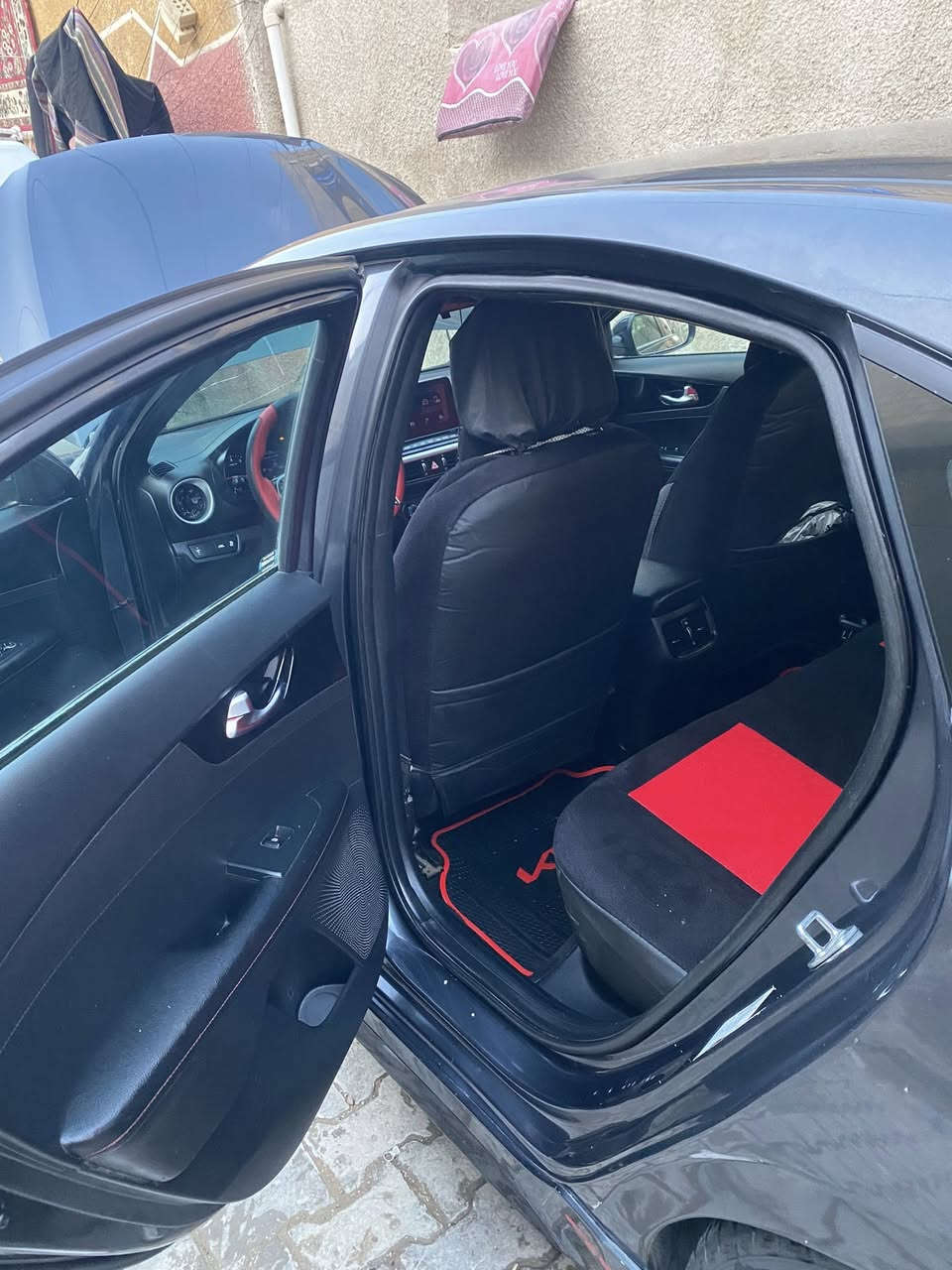 Gt2020
حادثهه فقط جاملغ خلفي الباقي كفاله السيارة نظيفة وما بيها نقص 
سونار جديد مسويلهه 
رايدها 130بيهه مجال بسيط
***********
