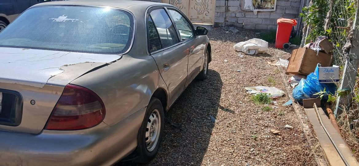 سوناتا موديل 2001 
كير مكينه مكفولات كهربائيات كلها شغاله تبريد عوزه كمبريسر مالكها بنجف يمي سنويه ماساقطه سياره نضيفه فقط كشرتها شويه تعبانه معمرها غ ايدي مكاني النجف 25 وبيها مجال ،***********
