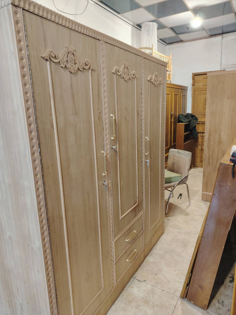 السلام عليكم ✋
توفر لدينا من جديد كنتور 3 أبواب شغل جديد وبسعر مناسب جدأ بس 245🇮🇶 🔒مصبوغ وجاهز
وبدون صبغ 225🔒
نقش زان الوجه 5ملم شغل توصي مو سوكي🎟️
 للاستفسار وتساب *********** مباشر ***********🇮🇶
ومستعدون لشراء الغرف النوم المستعمله و الكناتير 🏴‍☠️
