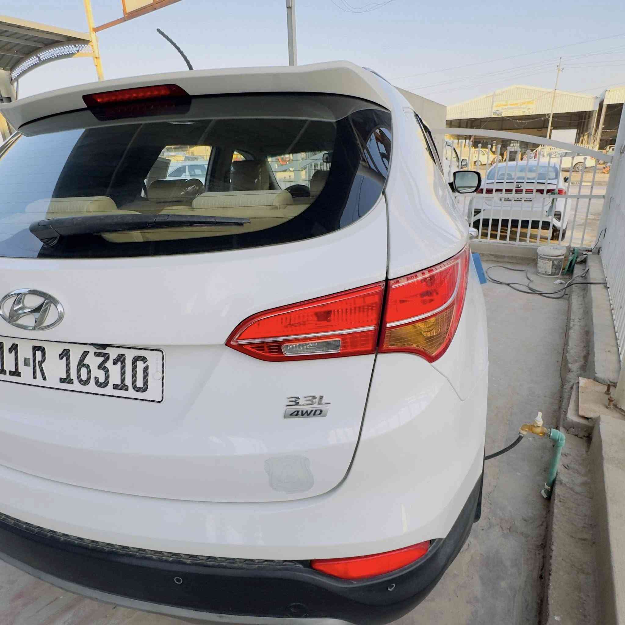 السلام عليكم
سنتافيه 2014 

رقم بغداد تحويل مباشر 

سنوية لغاية 2030 

6 سلندر 

فور ويل 

لد امامي 

اشارة بالمري 

تحكمات ستيرن 

شاشه كبيره 

سويج 

بيها بارد مقدار 4 اصبع الباب الخلفي الأيسر 

وشخط بسيط ما حافر صاير مثل الخيال بالباب الأمامي الأيمن

السعر : 170 مجال بسيط 

*********** 
واسط قضاء الزبيدية
