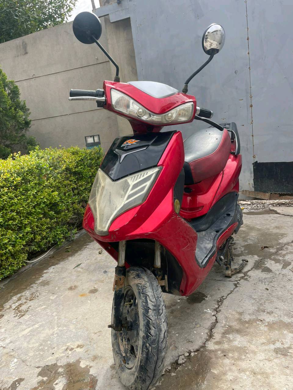 دراجة شحن سكنس مابيهة اي نقوص بطاريات جدد بصمة اسويج لايت عالي ناصي خمس بطاريات تايرات جدد سكن
