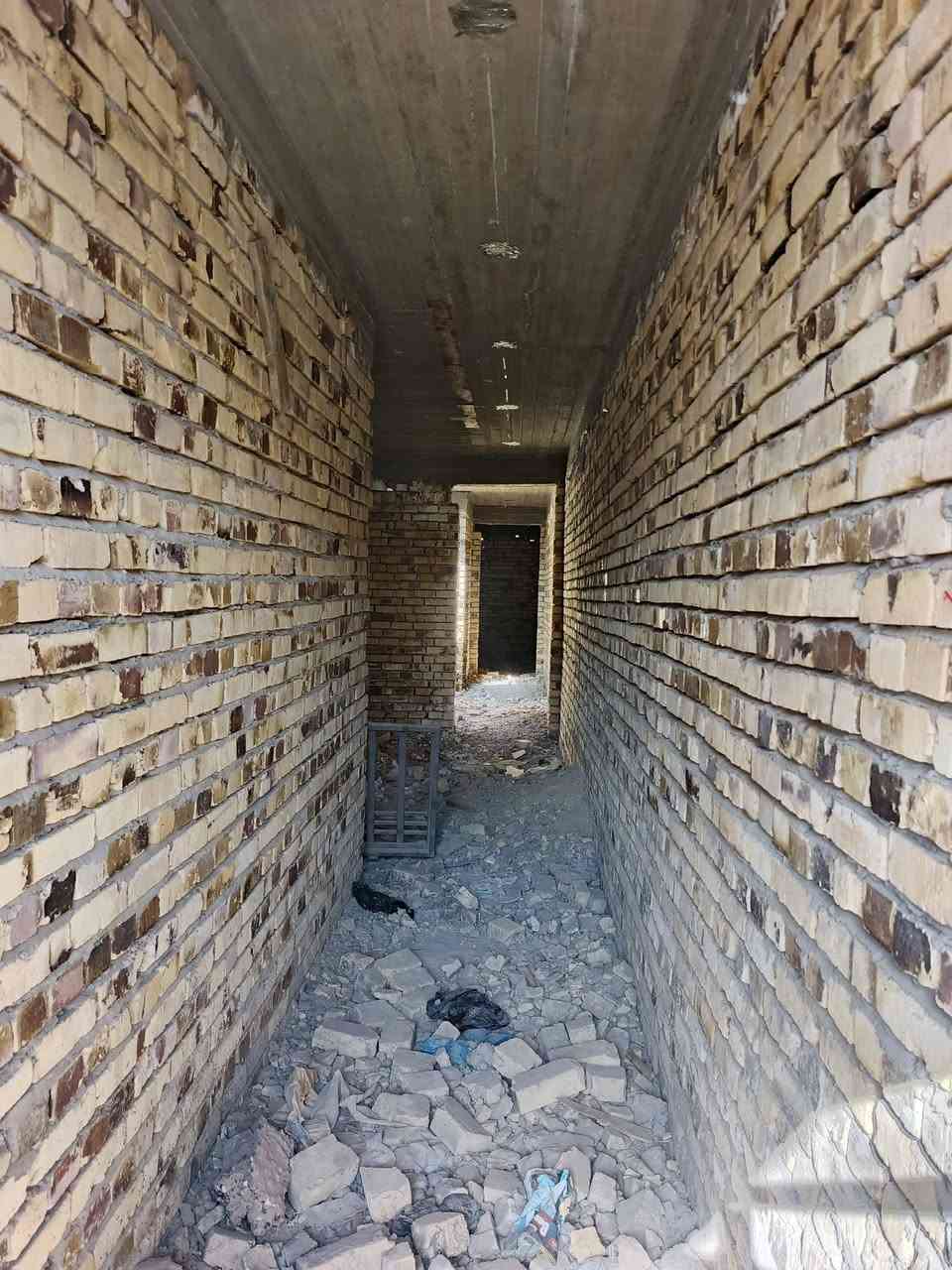 السلام عليكم ..
هيكل مسقف للبيع .. _المساحه138 م_ (طابو صرف🔸 ) 
1_ خارطه هندسيه حديثه وممتازه 
2_ ارتفاع عن الشارع متر ونص
3_ اجازة بناء جاهزه
4_عداد مياه جاهز 
الموقع 📍
(شارع 80_ مال نجف _ مقابيل العاب ارض بابل) 
السعر خاص 
                  (ه‍_ ***********) 
متواجد واتساب ايضاً
