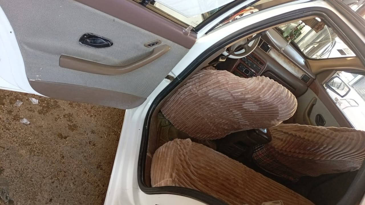 سلام وعليكم سمند موديل ٢٠١١ صدر امام خلفي جديد تبريد محرك بي خيط بخار خفيف من قطره الدهن السياره جاهزه مابيهه اي نقص السعر ٣٥ ورقه (***********)
