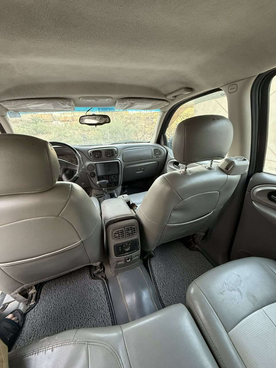 السلام عليكم
بلايزر ٢٠٠٨ محرك ٤٢٠٠ مصبوغه حزام  
* رقم بغداد سنويه جديده / 
*باتري جديد 
*صدر امامي خلفي نضيف
*تخم ويل نظيف جدا 
* ميزانيه وبلنص جدد  
* كل كهربائيات شغاله 
*تبريد ثلاجه من اول تشغيل

مراوس فقط
للاتصال (***********) العنوان ( ديالى الخالص )
