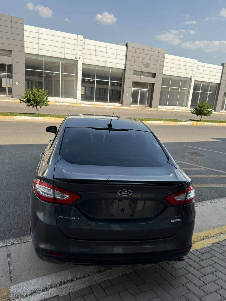 Ford fusion 2016 se
بە ناوی خوا
مواسەفات SE کۆدی دەرگا ،شاشە ،کامیرا ، سوکان ڤۆلیۆم ، ئاوینە هیتەر کوشن کارەبای 
سەنەوی تا 2028   تازەیە
بێ بۆیاخ پێش و پشت کەپس تانها دەرگای سەکنی گۆراوە بە بیلاد  ئیرباگی شانی تەقیوە 
*********** السليمانية, العراق
