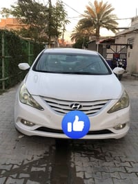 سوناته٢٠١٣ خليجي ٣ قطع صبغ بلا دواخل أثر شخط ومبين السياره خير من الله...