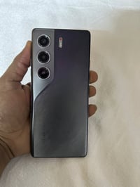 كامون 40 برو 5G • ٢٥٦ • ظهر مبدل