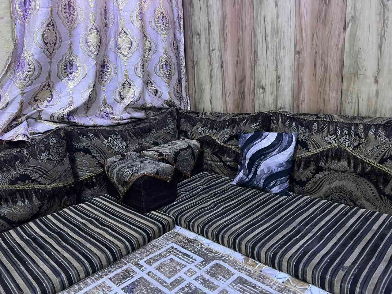 حبي الجلسه 14متر وسعرها 300وبيها مجال والكاونترب200والبوفيه والاوفن ب75اثنينهن
‏العنوان خمس ميل


**إذا كنت صاحب هذا الإعلان وتريد حذفه لأي سبب، رجاءا أرسل رسالة إلى الدعم الفني**