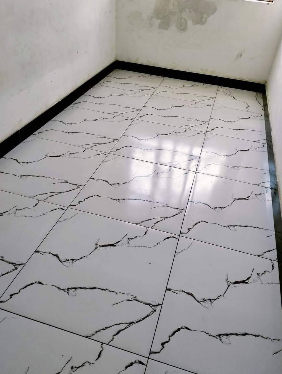 خلفه مصري لتطبيق جميع انواع السيرميك والبورسلين والكاشى والمرمر والبيات ***********
شغل درجه اوله عاليزر
