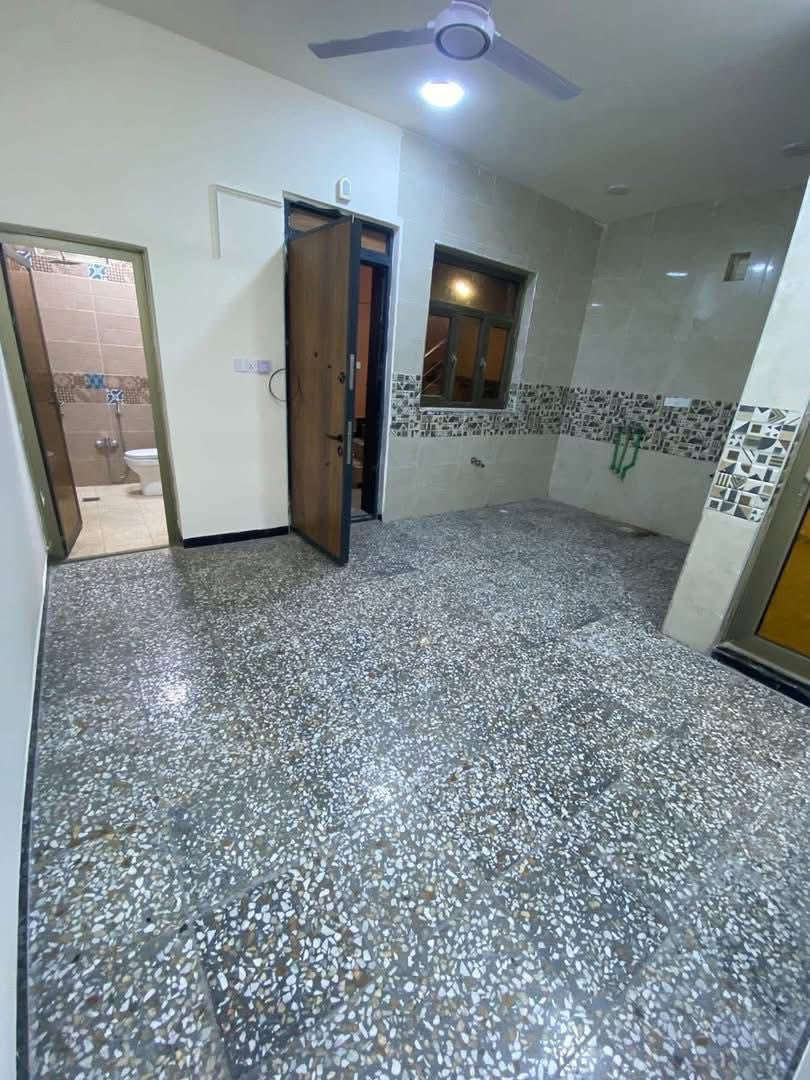 💎 للإيجار في السيدية 💎
📢 منشور رقم: ((586))
للإيجار في السيدية
مشتمل طابق اول 
مساحة ٨٠ متر 

تتكون من:
• غرفتين نوم
• صالة
• مطبخ
• خدمات عدد 2
💰 بدل الإيجار: ٧٠٠ ألف 
موقع السيدية مربع الـ٤٠٠ 

📞 للاستفسار أكثر لاتصال عبر

 الرقم التالي ***********
