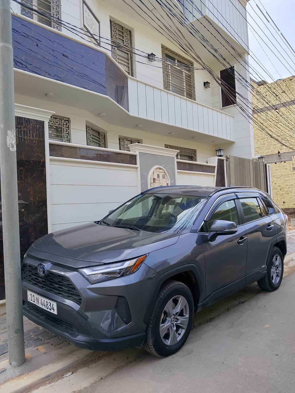 سلام عليكم RAV4 للبيع موديل 2024 رقم بغداد بأسمي مواصفات عادية( LE ) وارد امريكي هايبرد وبانزين ماشية( 13 )الف فقط گير مكينة تبريد حدادية تايرات شرط جديد بحالة الوكالة  سيارة واكعة عليهة شجرة عالقمارة صبغ القمارة والتكم صور الحادث موجودة 
للأستفسار السعر 180
‪0773 531 6170‬‏
