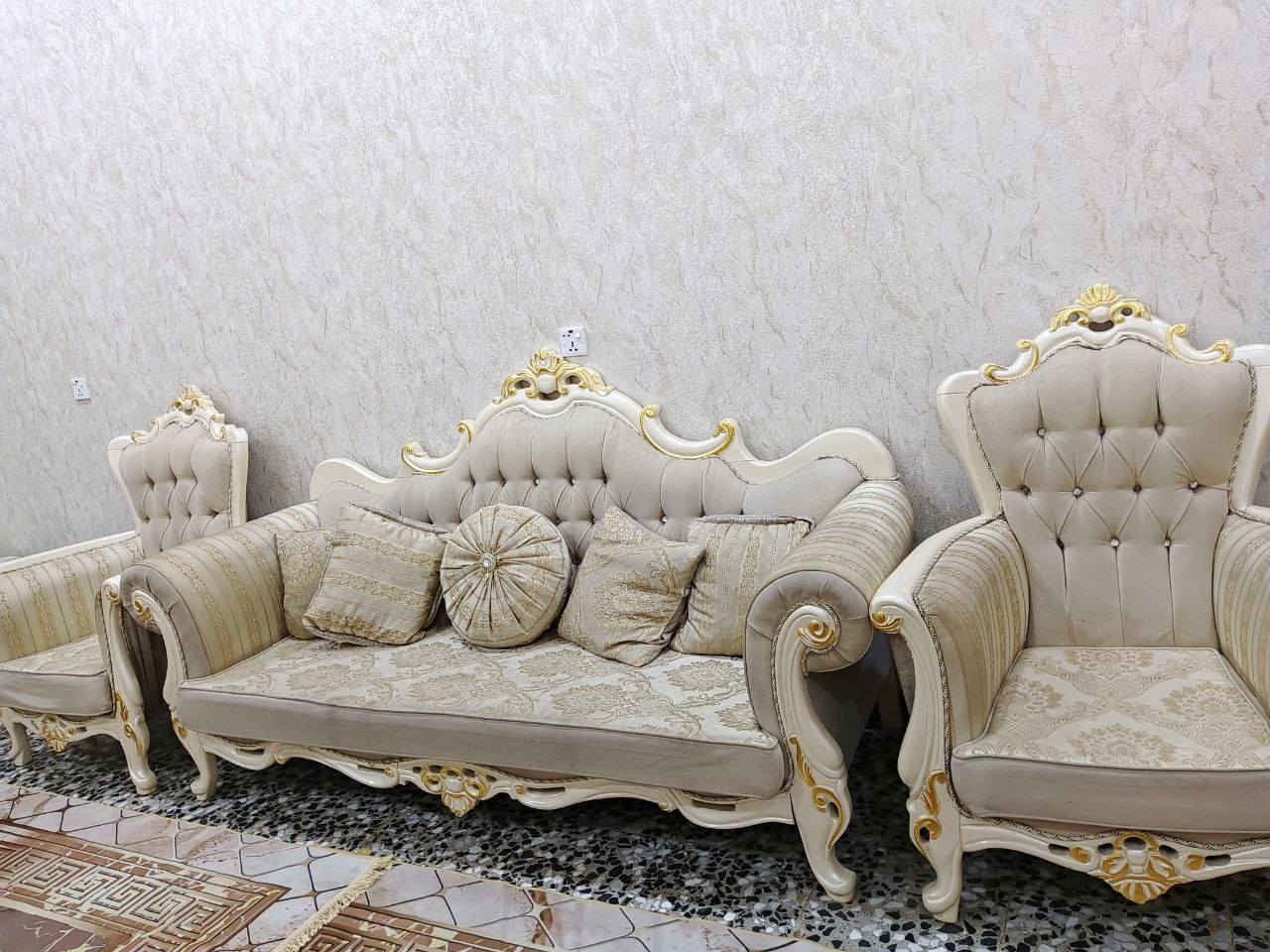 تخم للبيع 10 مقاعد 
الزعفرانية 
***********
