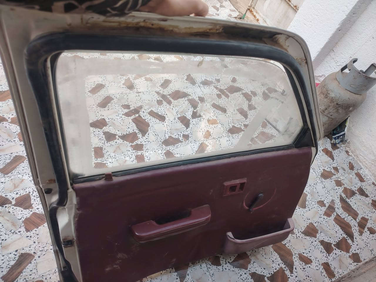 سلام عليكم بيبان للبيع مديل ٩٧ بلاديات وشوف العين الاستفسار ***********
