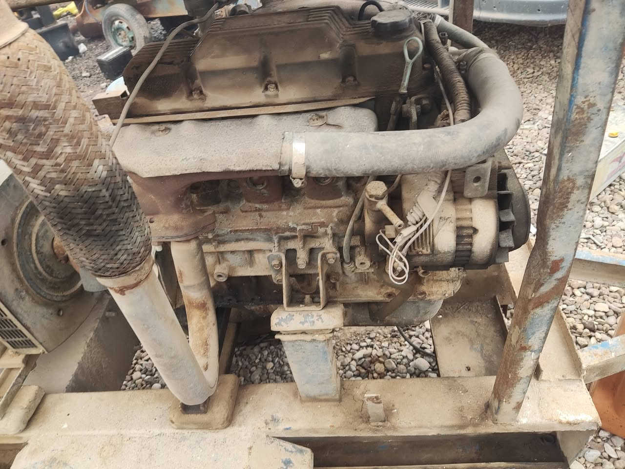 مولد كية 30 كيفي متروك بدون راديتر 
عنوان ديالى يوجد توصيل
***********
