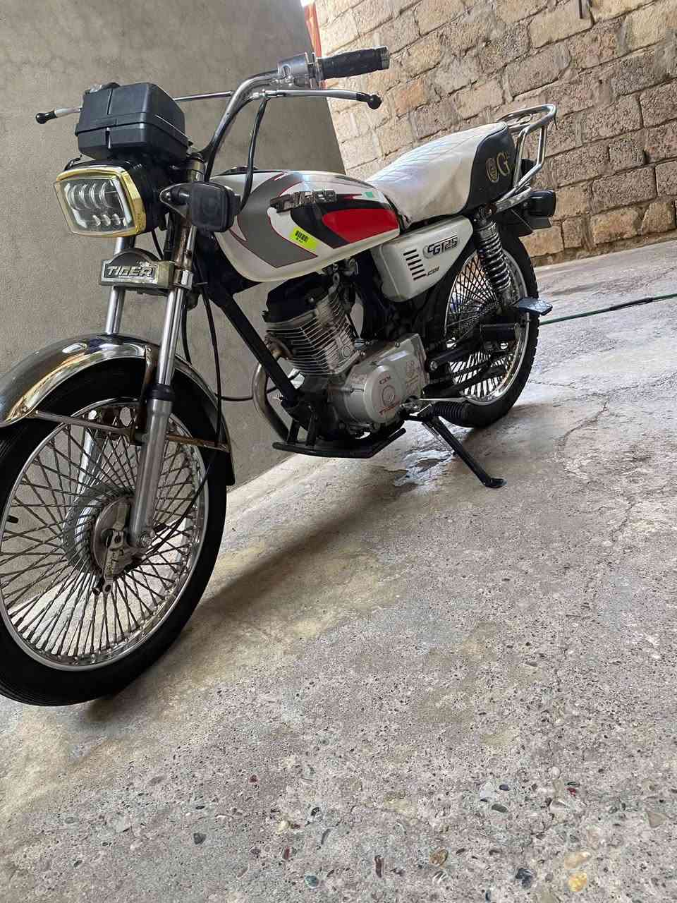 تايكر عشرين للبيع محرك مفتوح ومعمر ماطور كلشي شغال بي سعر 375الشراي بي مجال للتواصل اتصل ع رقم ***********))***********
