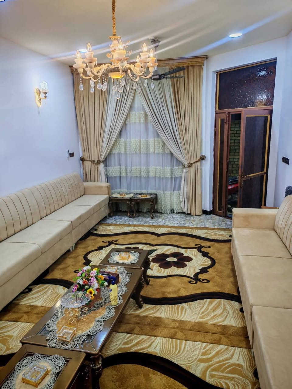 ‏🏡🏡🏡🏡 دار في الفلوجه للبيع 🏡🏡🏡🏡 
‏⬅️نوع الملك《طابو صرف》 
‏⬅️مكان العقار《خلف مطعم زرزور "المزيورد سابقاً"》
‏⬅️اسم الحي《الامين "منطقة ال 24 الف》
‏⬅️المساحه   《175م》
‏⬅️الواجهه    《8,50م》
‏⬅️النزال       《20م》
‏⬅️الشارع      《15م》
‏⬅️عدد الادوار《طابقين》 
‏↩المحتويات
‏{ اربع غرف نوم "اثنان في كل طابق" +مطبخ حار وبارد+صالتين+واستقبال+ومناور عدد اثنان   } 
‏⬅️السعر        《200مليون》قابل للتفاوض 

‏للاستفسار الاتصال على
‏☎️***********(واتساب - تليجرام)
‏☎️***********
‏☎️*********** 
‏
‏او زورا موقعنا الكائن في 
‏الفلوجه - شارع ٦٠ ـ مجمع عقارات الفلوجه ـ مجاور ملعب الصمود
