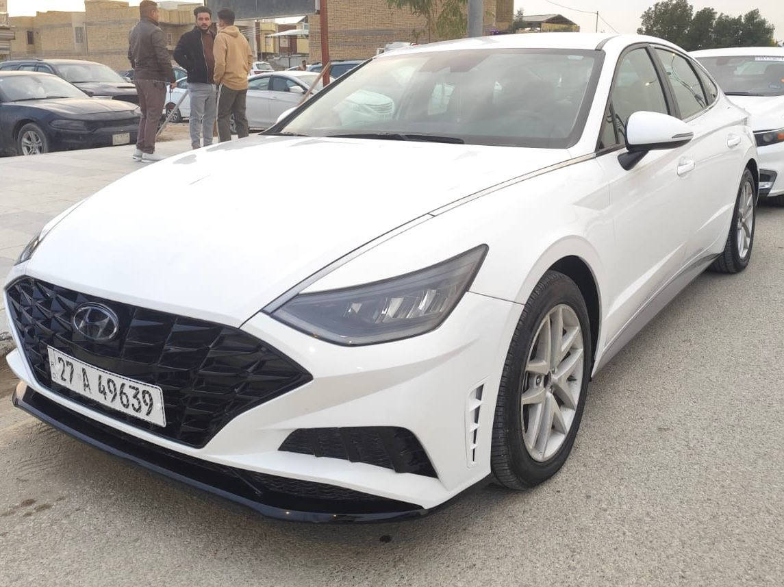 سوناتا 2023 وارد امريكي حادث خفيف كلش فول عدا الفتحه (معوقين ذي قار ) اسويلك 100 وكالة ماشيه 28 الف السياره جديده كلش السعر 180 وبيها مجال 
0782 107 6023
