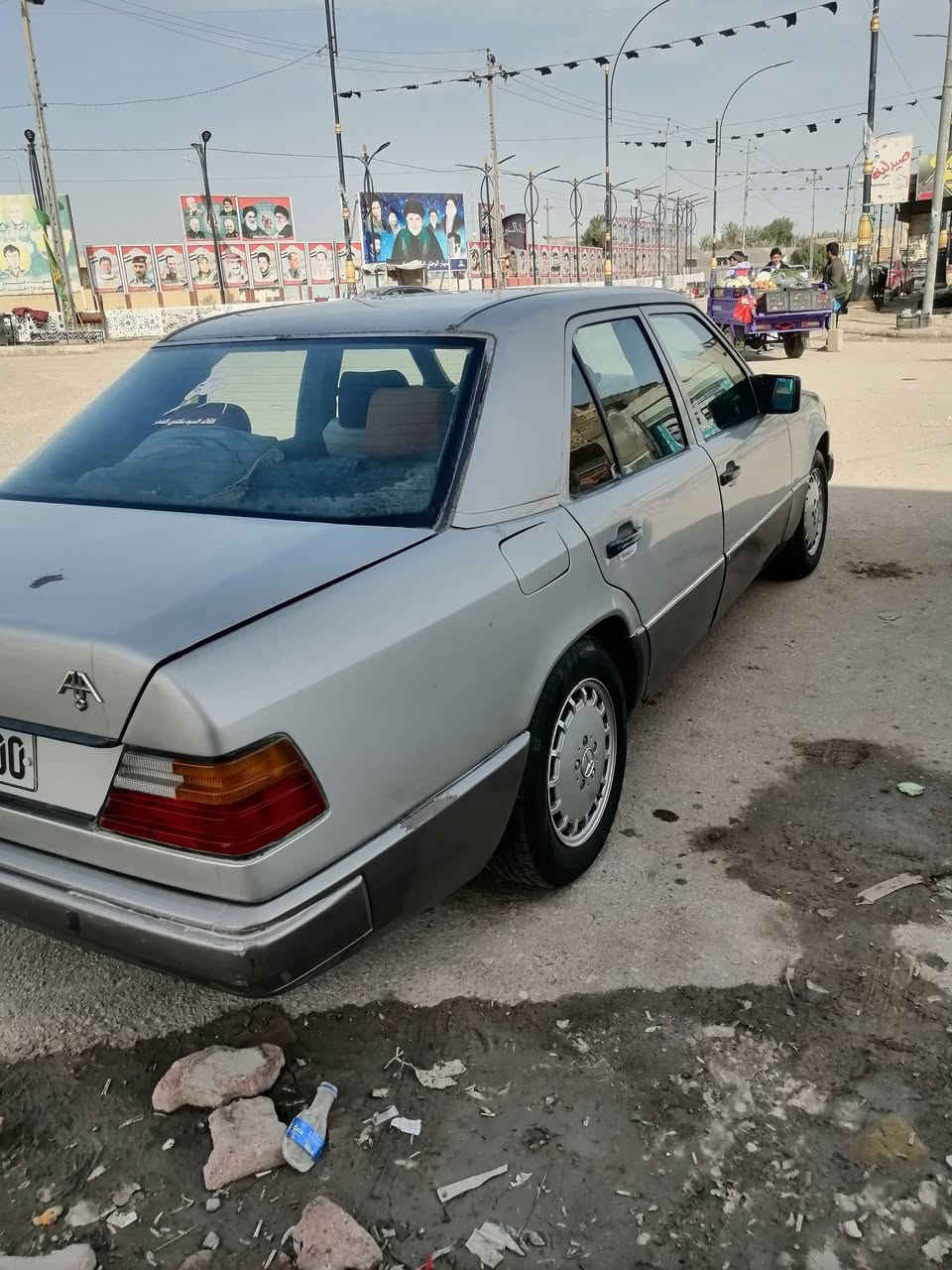 السلام عليكم مارسدس دب 300SE موديل 1986 السيارة مكينة 2500ديلكو وكير كفالة حدايد جديد تبريد شغال  تواير جديد قواعد بلاد غرفة جديد رقم اربيل انكليزي صاحب السنويه موجود ب ديالى تريد مداور تريد وكالة راعيهة موجودة شوكت ما تريد يدارولك  السعر 48وبيهه مجال *********** مكاني ذي قار سوق الشيوخ
