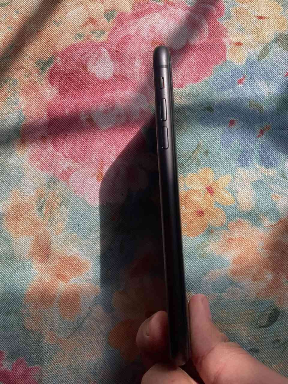 سلام عليكم آيفون 11 عادي بطاريه 86  و ذاكره 64 الجهاز بلادي بلادي كفاله عامه بالچيس ايشخط ما بي إذا لكيت بي شخط تاخذه بلاش كفاله ما مفتوح
آخر تحديث iOS 26.2.1 مكاني بغداد حي القاهره 
رقمي ***********
