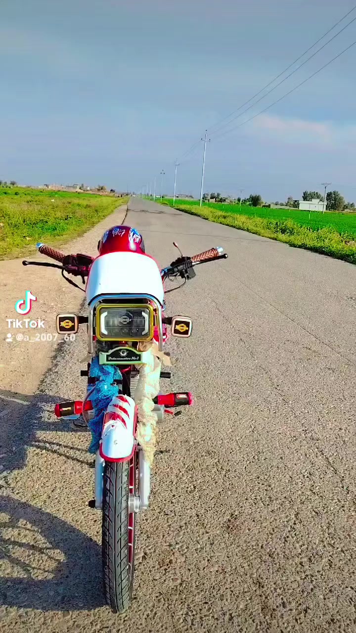 سلام عليكم ماطور للبيع موديل 2025ماطور  نضيف مثل بل صور  ماطور ماتصرف عليه نامي برو هونزده وراق بي محرك  شركه بعده  سعر  780بي مجال مكاني جلولاء قريه جميله رقم ***********مو شراي لا يعلق  لا تكسر بحلال عالم
