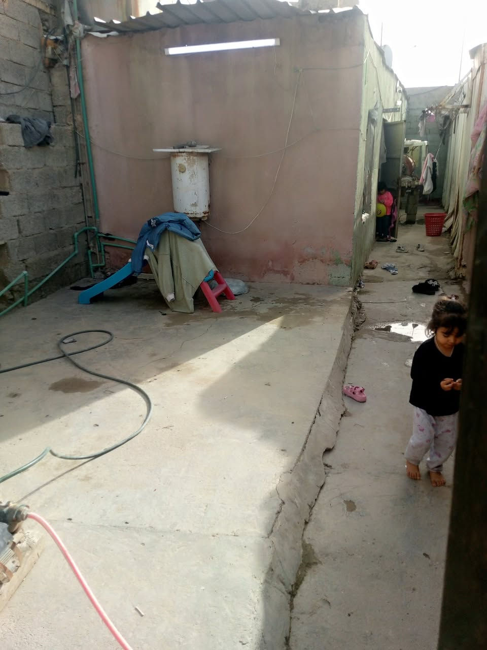 دار للبيع الواجهة 5 النزال 16
دار تجاوز مكان الدار شارع الملعب الكهرباء 
قبل سده 
كهرباء بدون انطفاء ؟؟وماء الاستفسار 
الاتصال او وات ساب 
***********
