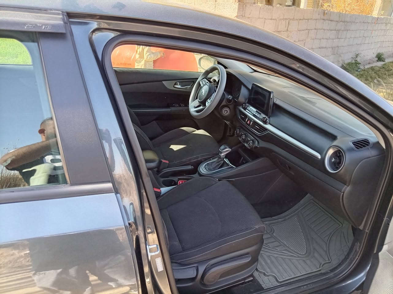 فورتي 21 بيه بنيد أو جاملغ بدون دواخل مكينه 2000 دوش السياره خير من الله السعر 117 اوبيه مجال ***********
