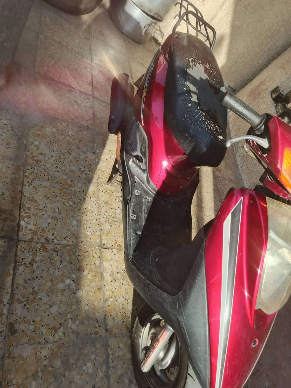 السلام عليكم دراجه للبيع بريز نظيفه حلوه شغل واطلع سلف هندر واحد دراجه كلها شغاله السعر 500 وبيها مجال مكان بغداد الشعب رقم الهاتف *********** متواجد واتساب اتصل وتدلل
