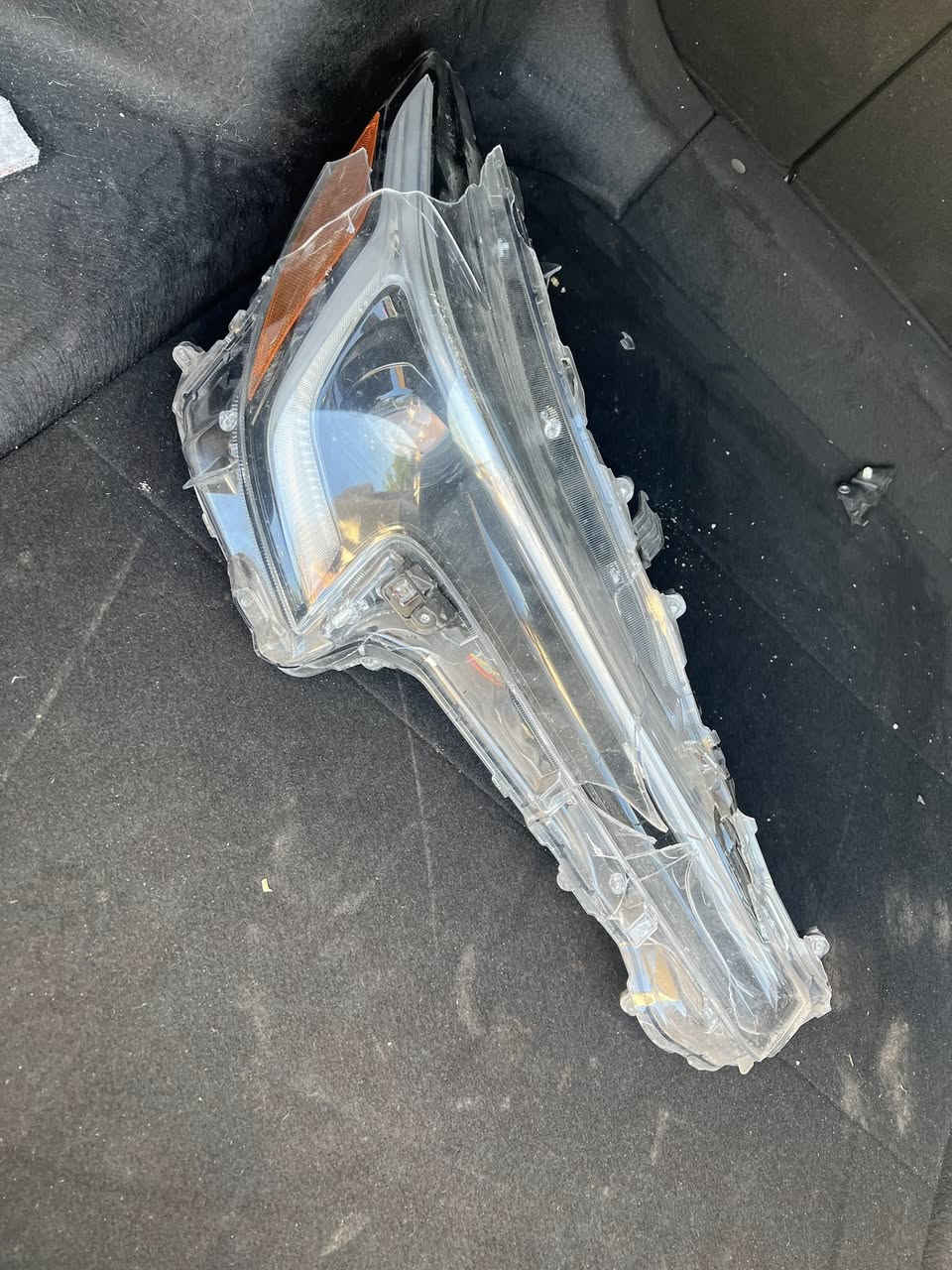 مازده كورلا 2024 ترهم لل٢٣/٢٥وارد امريكي مكسور ضهر وجه زوج متوفر سعر ١٢٥الف اصليات
***********
