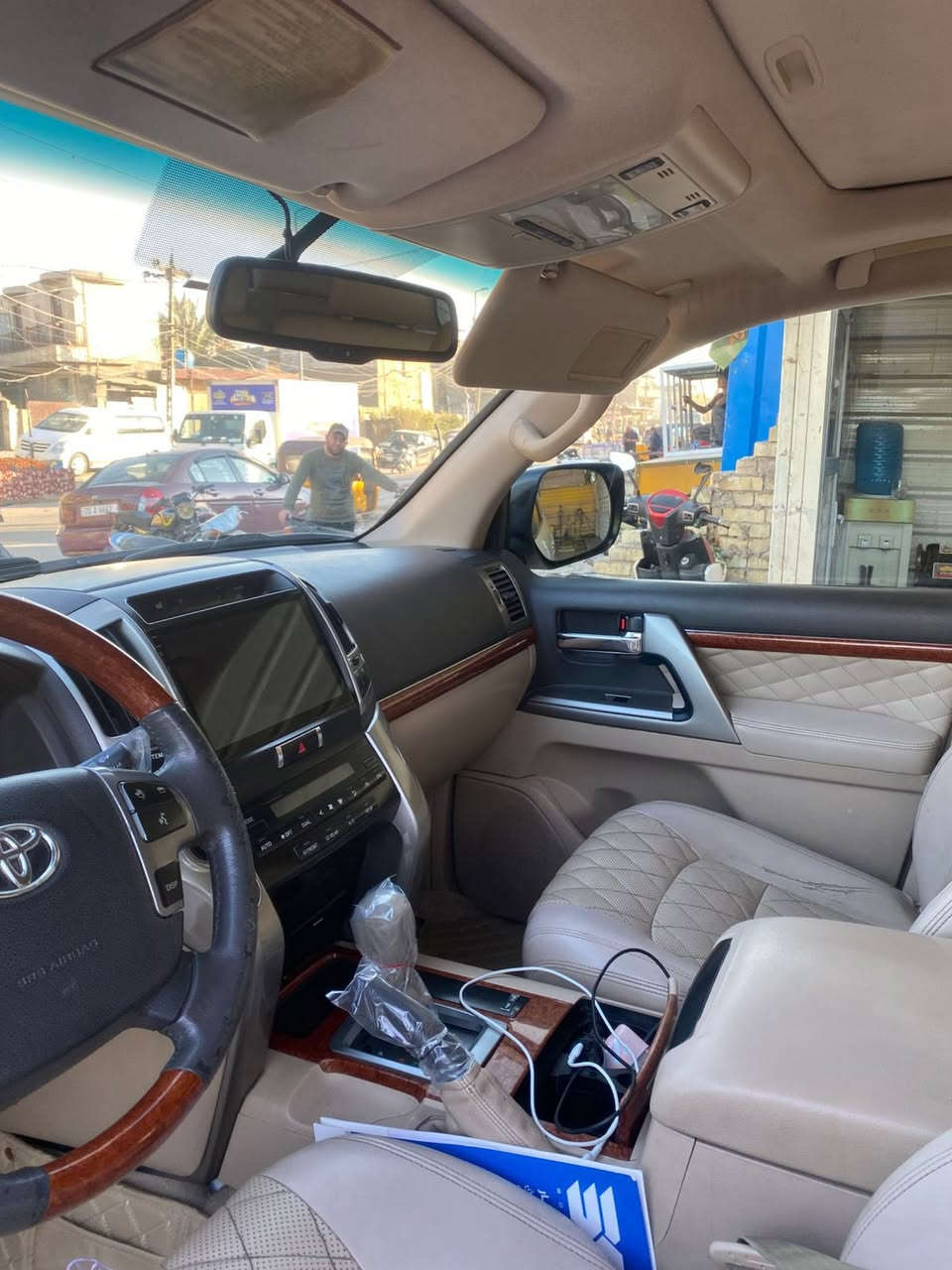 سلام عليكم لاندكروز 2012
قطريه فول مواصفات مكينه 6 بيهه صبغ  شي بصيط
السعر 31 وبيهه مجال عنوان السياره بغداد


**إذا كنت صاحب هذا الإعلان وتريد حذفه لأي سبب، رجاءا أرسل رسالة إلى الدعم الفني**