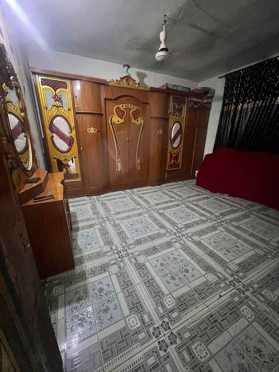 بيت للبيع قرب شارع الشمري استفسار أتصل ***********

