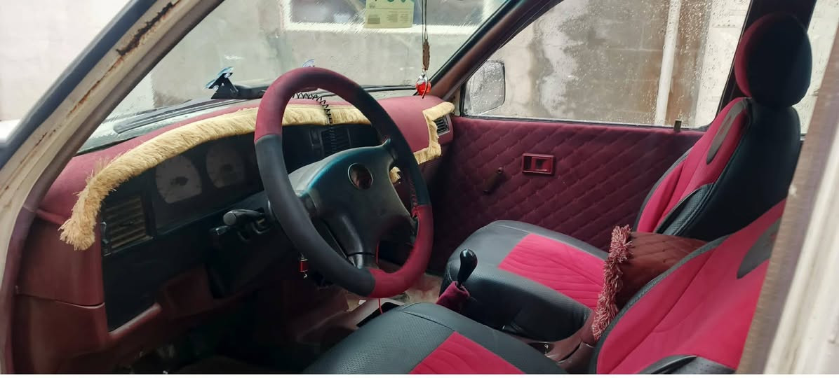 سڵاو لەدۆستان دێر مۆدیل2007ی کابرێتەر مەنقێستو کتاب ئاسایشی هەیە بێ بۆیاخەودوسێ پەڵە  کارتی هەیە گێرو مەکینەو ئەکسلی کارەبای هەمووکێچەکانی بەشەررت فیتەر چوارتایەی جەبەڵی لۆک بەرگەکوشنو دەشبولی زۆر جوانە سعری 36گەڵاو کەمێ مەجالی برایانەلەتەکیەم ***********
