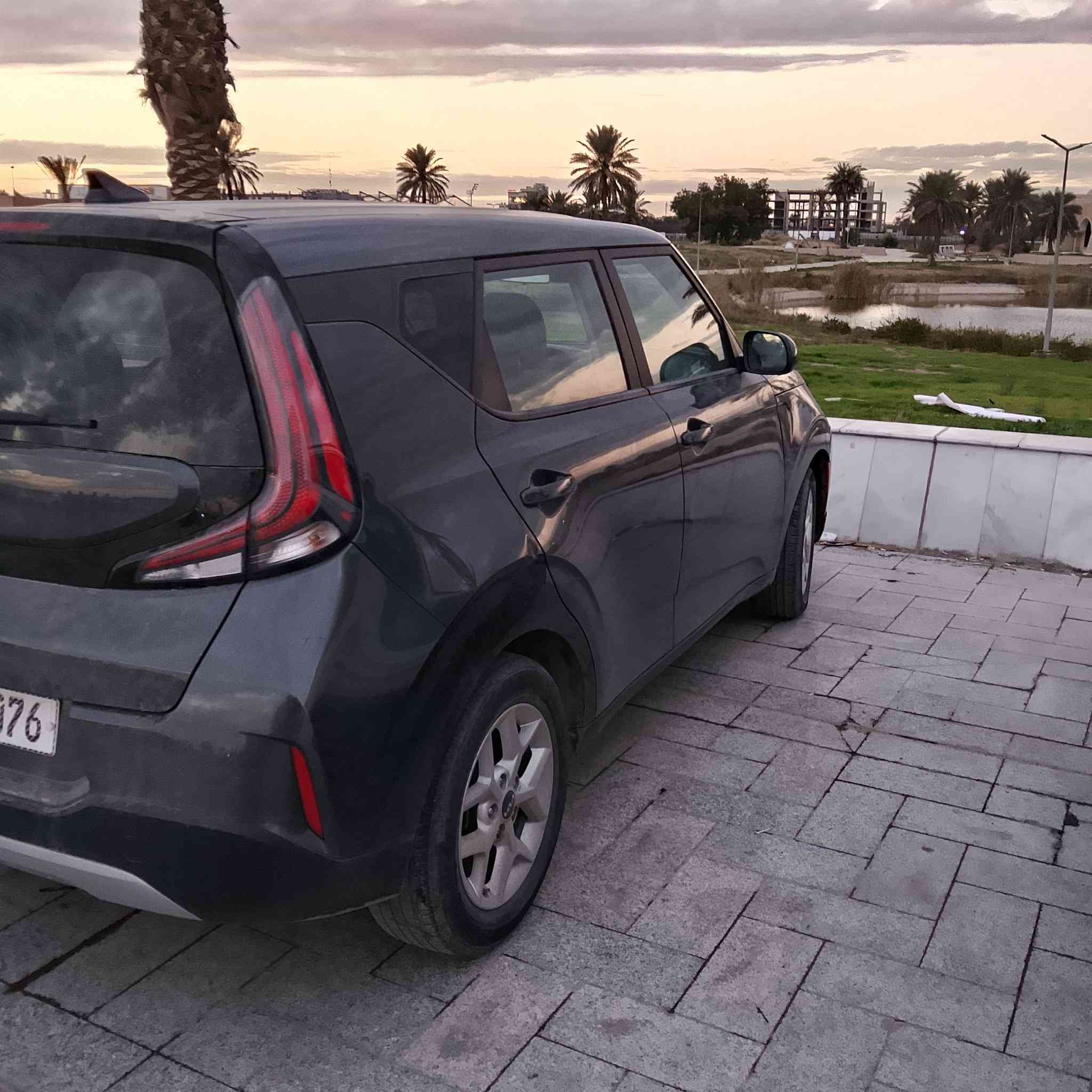 كيه صول
الموديل :: 2024
لون :: فيلي
_________
مواصفات
1: تحكمات ستيرن 
2:تحديد مسار 
3 : مانع تنزلاق
4 : اطفء ذانتي 
5: شاشه كار بلي
6 : تعدد مود درايف
7 :كامره دواوه
8 : لايت لد
9: مثبت سرعة 
10: حساسات جانبيه
11: حساسات امامي 
12: حساسات توقف مافي
13 : إشارات ترحيب عند التشغيل
14:   ٫٫٫٫٫٫٫٫٫٫٫٫٫
____________
حادث جاملغ امامي فقط مبدل 
السعر :: 173$. بيها مجال 

***********
