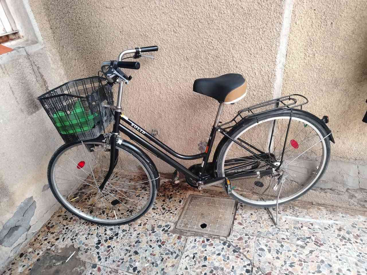 حجم 27البارحه اشتريته من شارع فلسطين حاويه
مراوس او بيع


**إذا كنت صاحب هذا الإعلان وتريد حذفه لأي سبب، رجاءا أرسل رسالة إلى الدعم الفني**