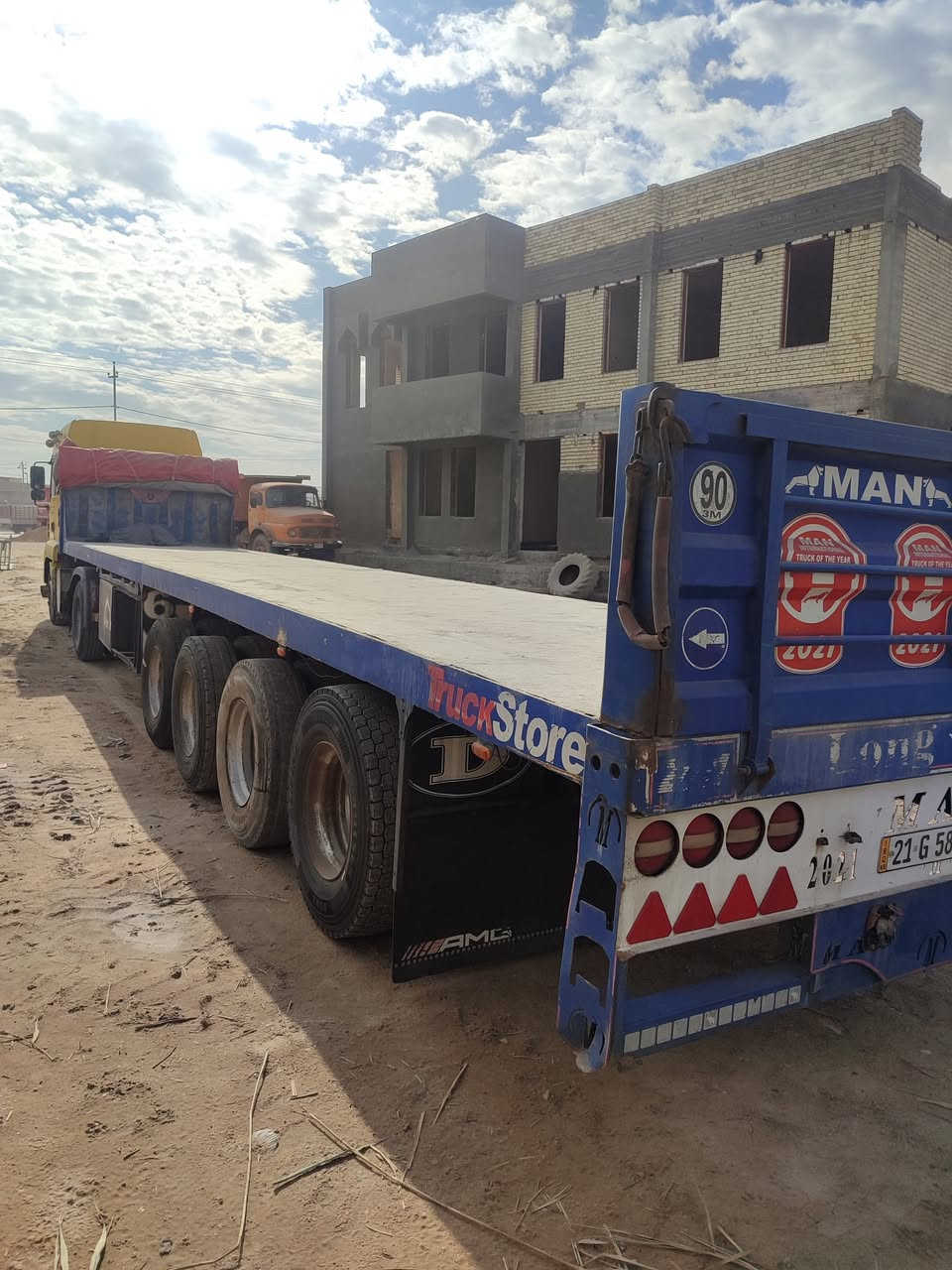 السلام عليكم سياره للبيع بم ونوزل 410 تخم تاير مربوطه 4محاور فلات  دنكير 16مع تنكر سنويه 2030 تحويل مباشر موديل 2003 كير اوتماتيك رتايدر جاهزه للعمل تريد بس راس ترهم تريد بس عربانه هم ترهم
السعر 180 ورقه 
***********
