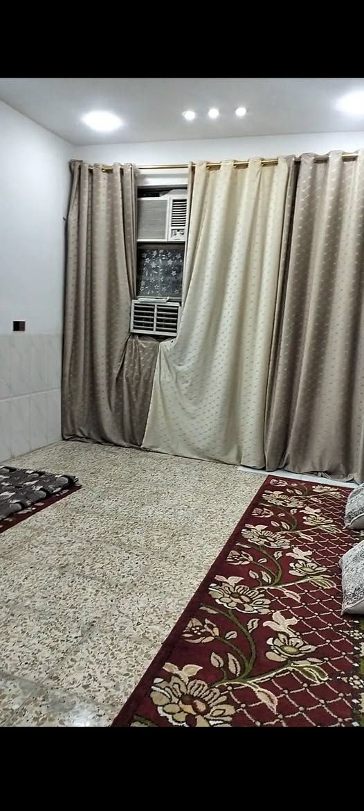 بيت للايجار
سلام عليكم بيت 100م .. للايجار بخضراء الدسيم .البيت جديد اجاره.250
***********
