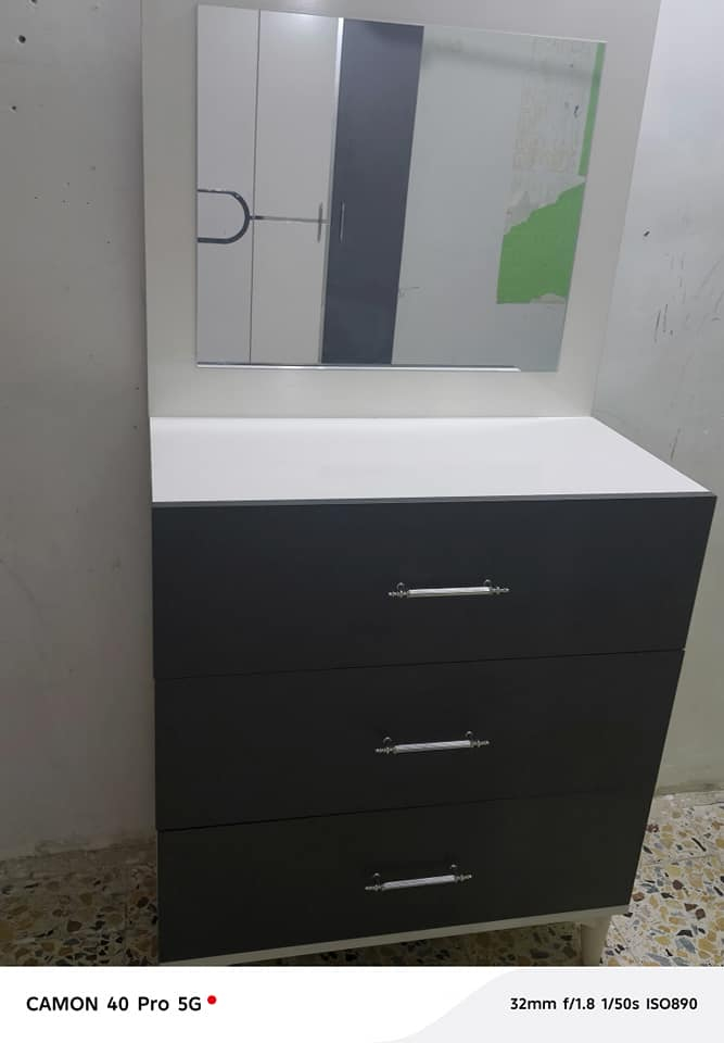 سلام عليكم 
غرفه تركي جديده بعدني مانايم عليها تتكون من خمس قطع 
سبب البيع ما عجبت المره 😅 اشتريتها 780
رايدها 600 دوشك هديه للاستفسار ***********
مكاني كربلاء
