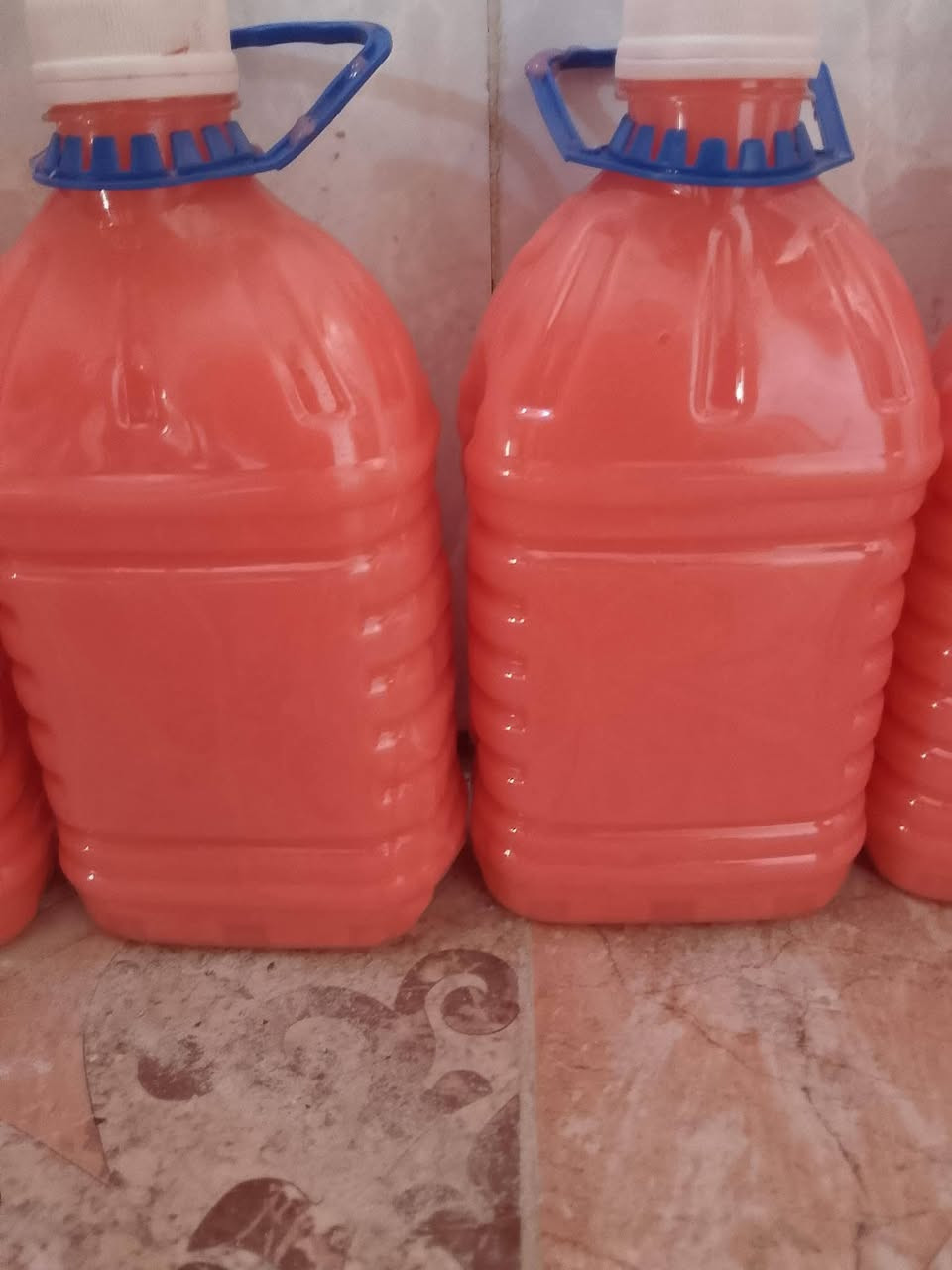 زاهي ممتاز سعر الجلكان العشره لتر 
7000
بطش مزيل الدهون  وتنضيف الأرضيات سعر الكيلو 
4000
معطر ملابس سعر الدبه 2000
توصيل مجاني داخل ناحيه الفضليه 
تواصل 
***********
