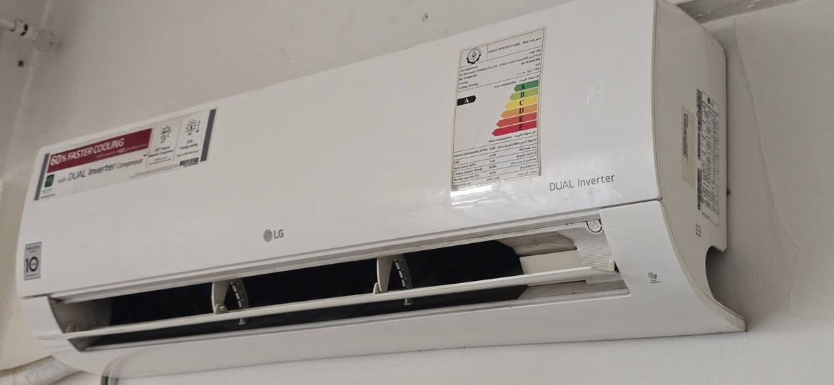 السلام عليكم  لللبيع سبلت نوع 
LG INVERTER 
انفيرتر 
حجم طن ونص نظيف كلش 
مابي اي تصليح السعر 500 الف 
***********
