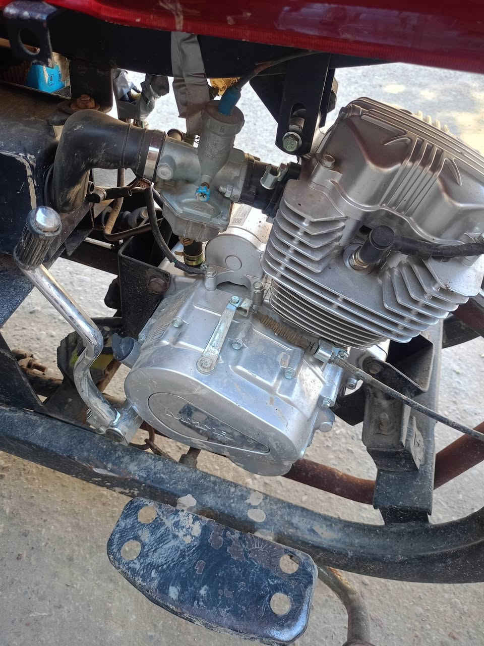 السلام عليكم ورحمه الله وبركاته متاح ام تي ار موديل 2010 اوراق محرك جديد وكيلها  في البصرة حاليا العماره محافظه ميسان منطقه حي الامام الصادق رقم التليفون 077 1 1 9 0 9 4 7 4 وبخدمه الشراي
