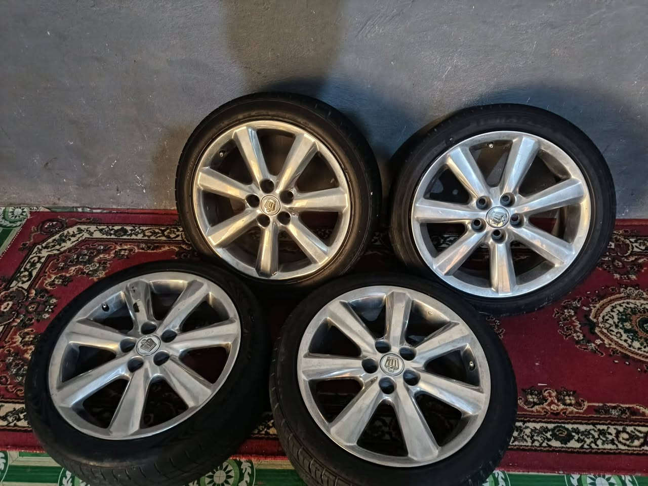 سلام عليكم ويل دنك حجم ١٨ سلي ستيل وبيه تخم تاير نضافته ٧٠ سعره ٤٥٠ وبيه مجال مكاني نجف عباسية ***********
