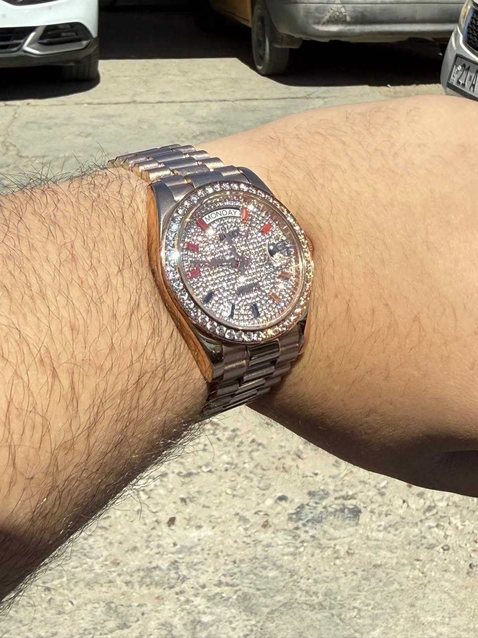 Rolex day date automatic
١- سير stainless steel 
٢-نوع الحديد 904L 
٣- نافذه تاريخ شهري + يومي 
٤- ختومات رولكس كامله 
٥- جام زفير ضد الخدش 
٦- مكينه اوتو ضمان سنه كامله 
٧-مكينه ياباني
٨- طلاء ثابت ١٠٠٪؜ 
٩-مضاد الماء 
‎١٠- كامل ملحقات الوكاله الاصليه


**إذا كنت صاحب هذا الإعلان وتريد حذفه لأي سبب، رجاءا أرسل رسالة إلى الدعم الفني**