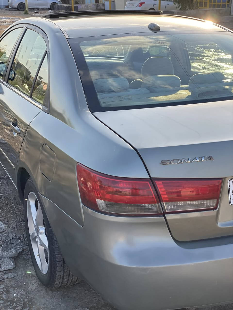 السلام عليكم .
سوناتا ٢٠٠٨
وارد امريكي كامل مواصفات فول للخير 
١١تحكم ستيرن 
ON .OFF
RES ACCEL
CANCEL
COAST SET
SRS ARBAG 
MODE 
><تحكم الصوت 
<
VOL
🔇تحكم إخفاء الصوت 
 تحكم حراره المقصوره الداخليه 
لد تقليل اناره دشيول 
٨تحكمات شاشه +شاشه قرائه السرعه +بلوتوث سستم صوت +كامره خلفيه 
سلايت فتحت سقف SLID OPEN ESC OFF تقليل وقود + TILT 
5تحكملت اناره داخليه 
٣قطع صاج 
لاستيك ستيل  أرضيات بلاستك 
جام كهرباء +قفل جام تحكم مري خارجي +أشاره مري 
كشن كهرباء 
مخمل 
قفل ذكي ريمونت تحكم 
ريمونت تحكم  خطر 
هورن خطر. 
ريمونت قفل جام +فتح صندوق +فتح الأبواب 
خزن كهرباء الجام اطفاء ذكي للناره الخارجيه 
المحرك v6
3.300
مكفوله كير ومحرك وصدر 
شنايزرات  ١٧ تاير  +وياله 
صبغ ٤قطع +دعاميات ضرر امريكا قطعتين 
ماكو اي نقص سياره جاهزه ع آخر حبايه 
السعر ٩٨ 
متوفر واتساب واتصال 
***********
