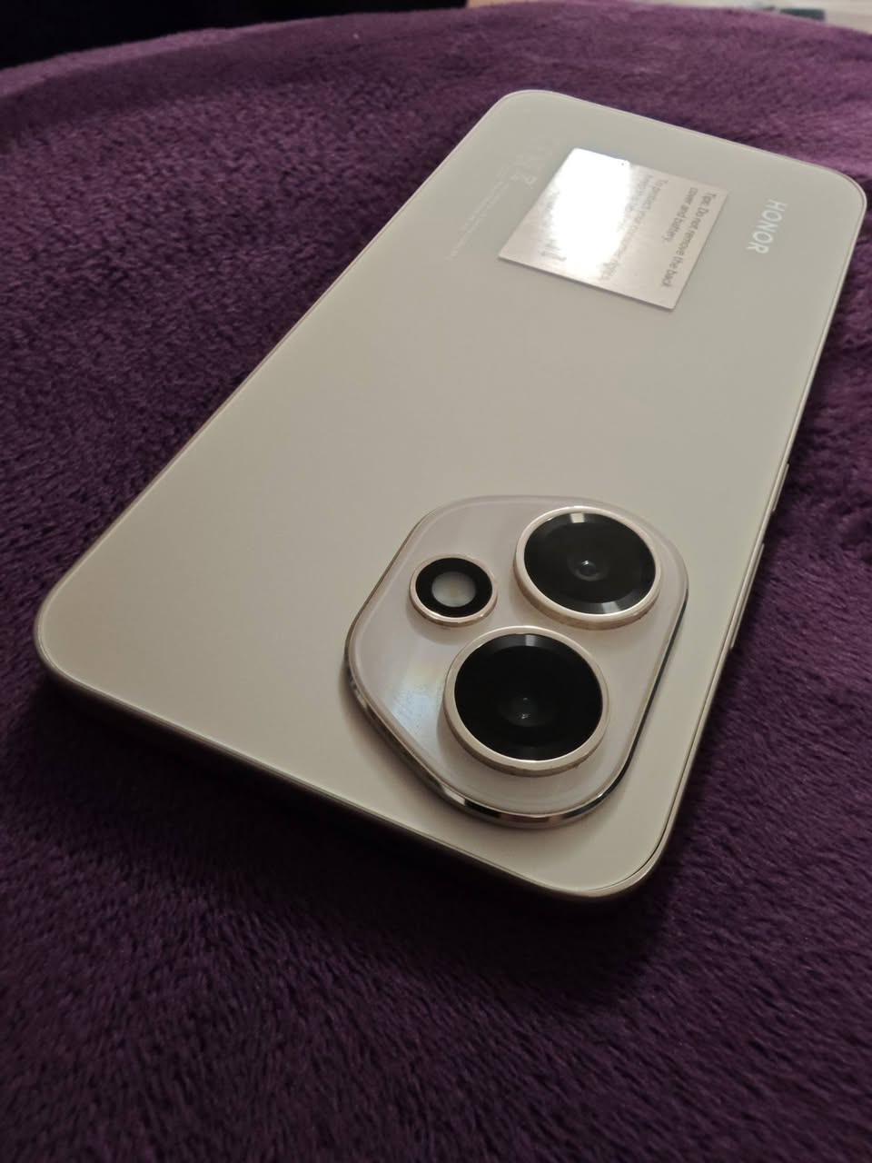 هونر 400 اخو الجديد
اللون الذهبي
انتبه الذاكره 512
ملحقات كامله مع الهديه
ظمان الوكاله
السعر 380 بي مجال حك الكروه
مكاني الشعب سيطرة الشعب القديمه
***********
***********
