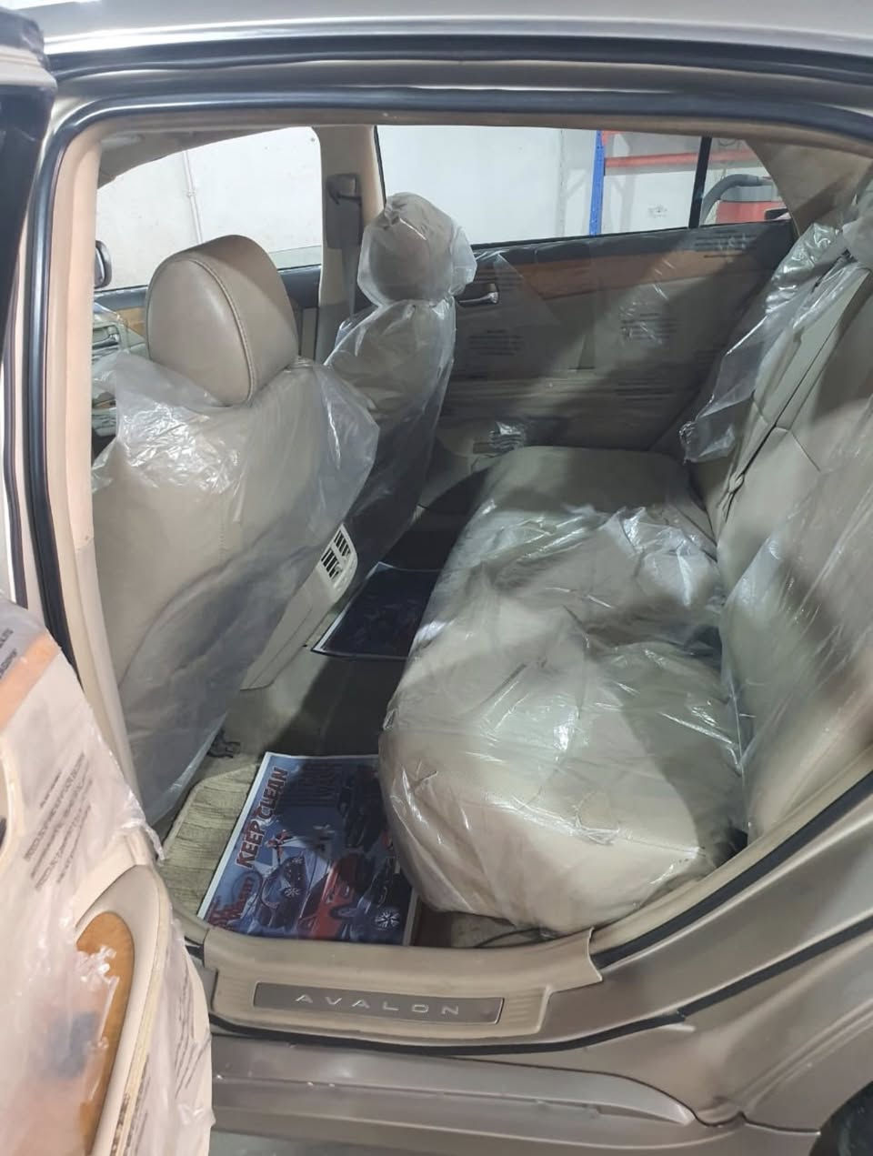 من رخصة الادمن السلام عليكم افلون 2007 أمريكي مصبوغة عام تبريد ثلج ومقاعد كهربائه شديتله مكينة 2012 سته سلندر وشديتله كير جديد وغرفة جديده وباتري جديد وأربع تايرات جدد  وحادية صدر جديده وماشيه 240 الف وتوني معمره السيارة كله محتاج  والله لايخلي ابن ادم بحاجه اريد أبيعه 100  ورقه والسيارة سنويته 2028 وبأسمي رقم بغداد الدولي وشايف خيره الي تكون من نصيبه بس الجناي افلون يعرف قيمته للتواصل *********** مكانه بل ناصرية حي الشموخ
